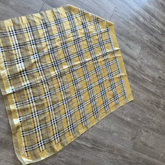 BURBERRY vintage silk scarf ✨ - Picture 6 of 17
